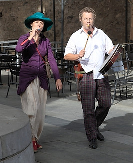 Jm et Jo Laroque HEC.jpg