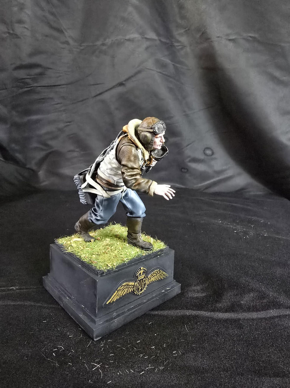 Thumbnail: "The Escaping Airman" Painted  120mm 