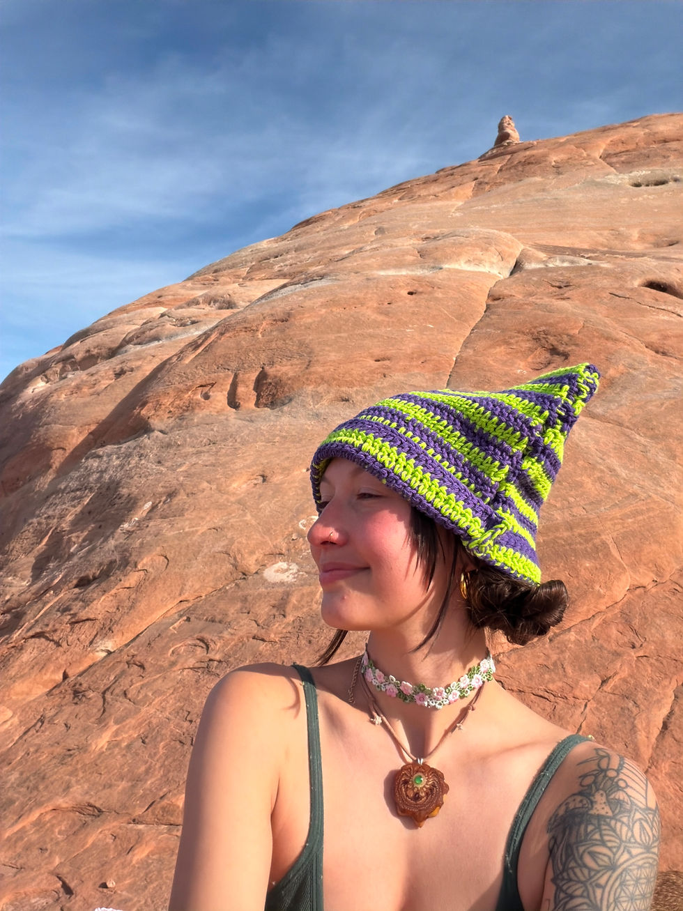 Thumbnail: Beetle Juice hat 💜💚 