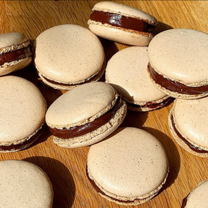 Macarons au chocolat noir intense