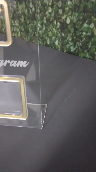 Miniatura: Porta QR Code modelo Instagram Acrílico Dourado