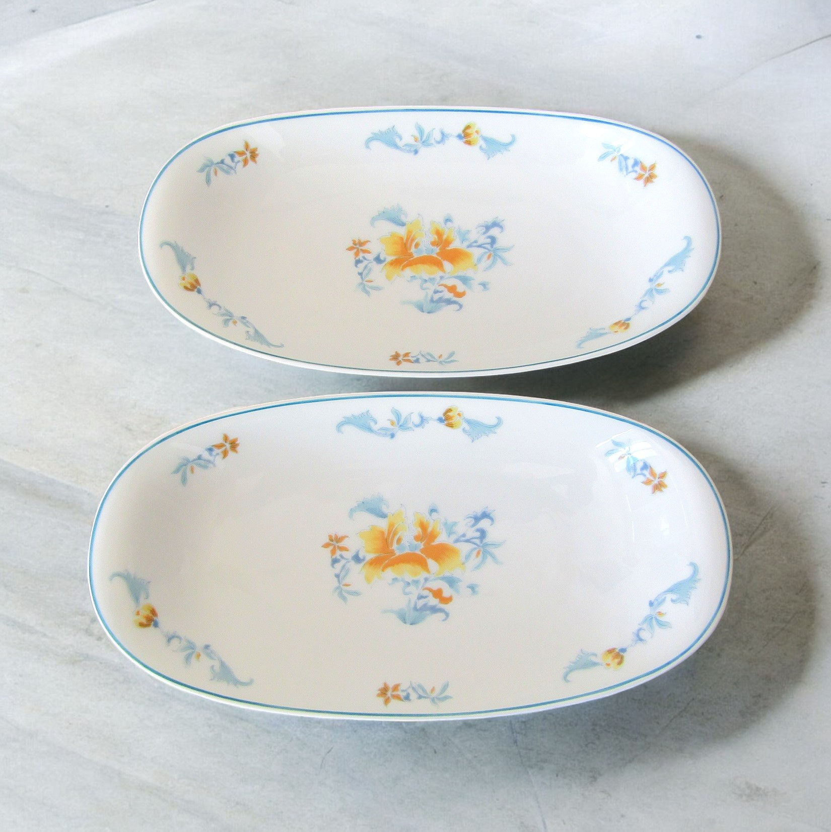Limoges Bernardaud. Paire de raviers en porcelaine modèle Tibet