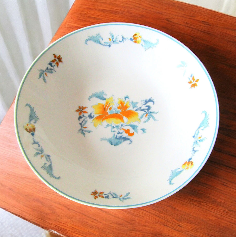 Limoges Bernardaud. 6 assiettes creuses en porcelaine modèle Tibet