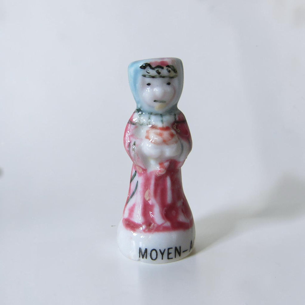 Miniature : Série de 12 fèves brillantes Les Boulangers Pâtissiers à travers les époques, éditée par Nordia en 1996. Figurines miniatures