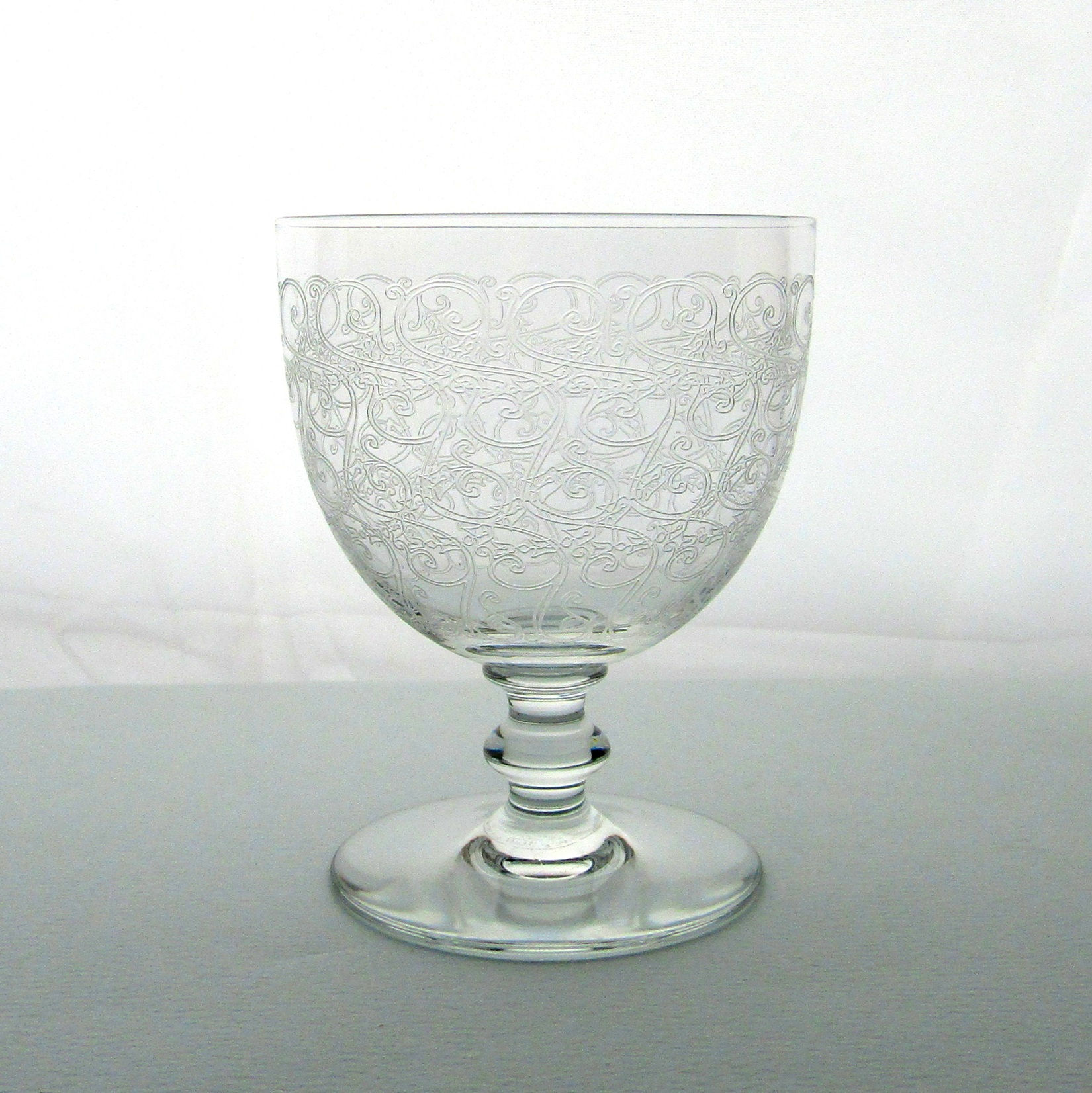 Baccarat. Verre à vin en cristal modèle Rohan 8,6 cm