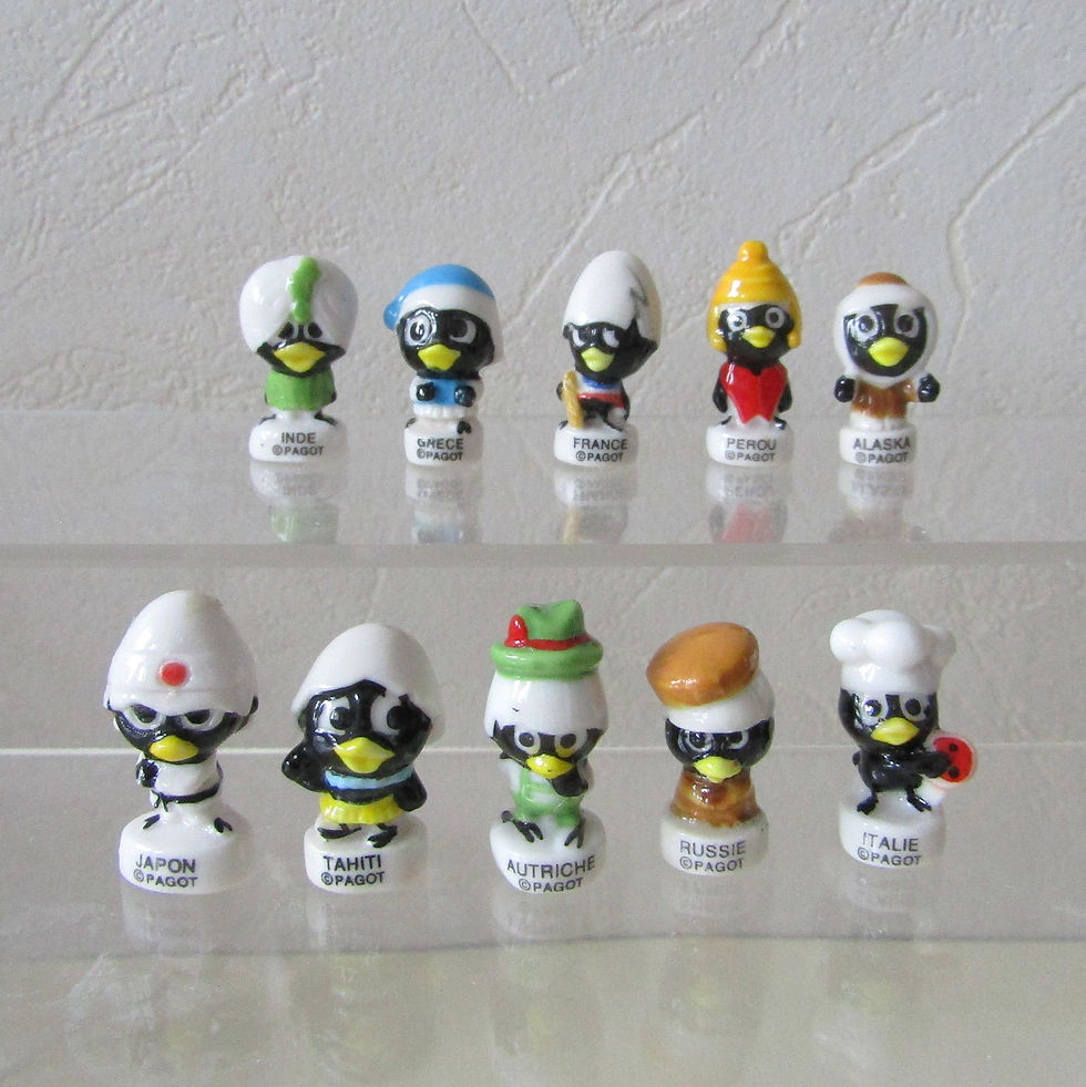 Série de fèves en porcelaine brillante Calimero autour du monde représentant le célèbre personnage de dessin animé dans