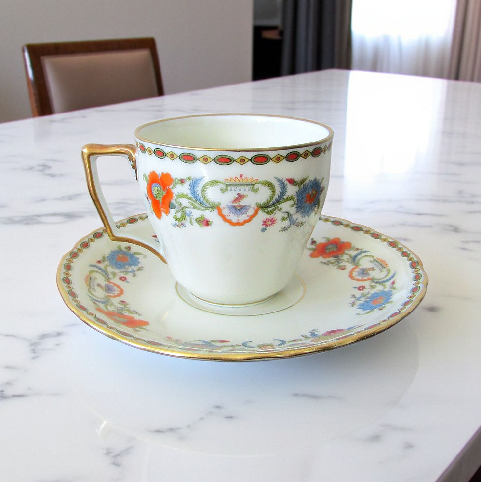 Limoges Raynaud. Tasse à café en porcelaine Vieux Chine Collection Damon