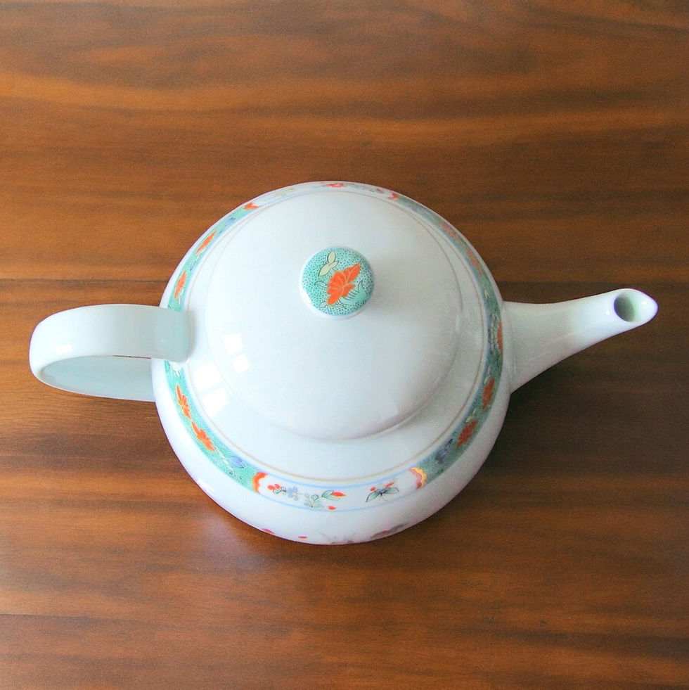Miniature : Limoges Raynaud. Théière en porcelaine famille verte modèle Houang-Pou
