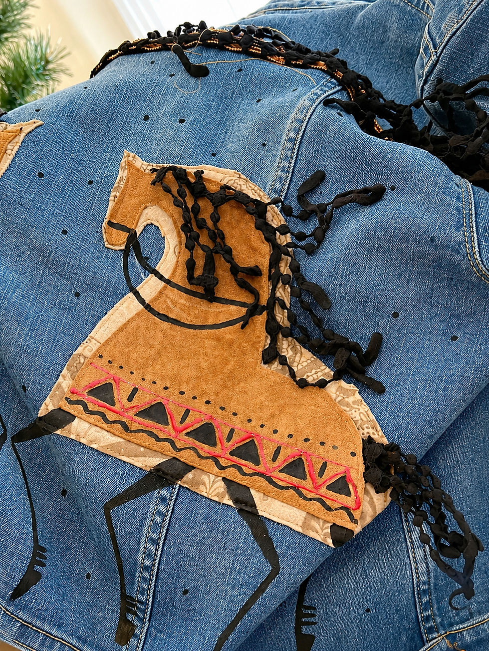 Miniaturbild: Hand-Painted Horse Denim Jacket with Genuine Suede Appliqué – Boho Western Weara