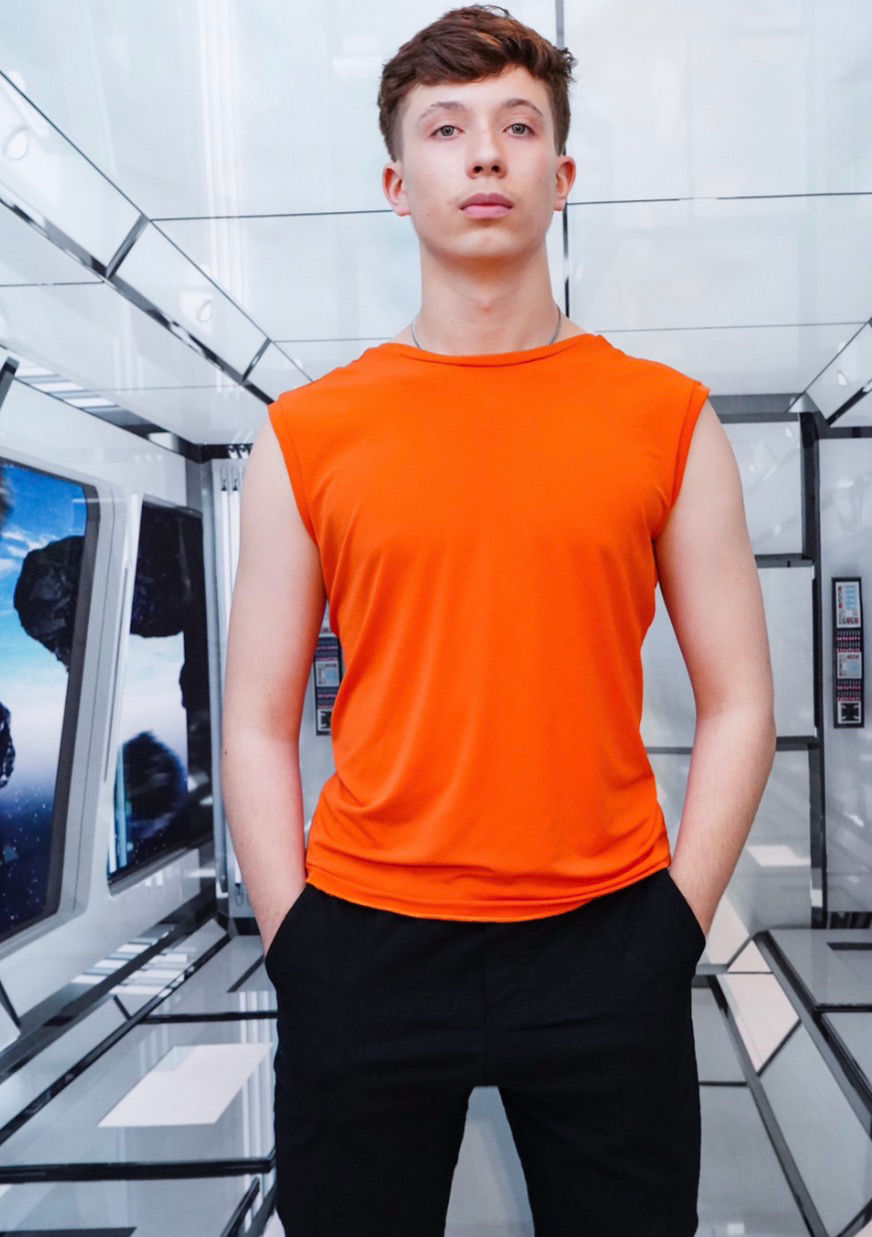 Miniaturbild: Futuristic Orange Hero Costume Inspired by Corben Dallas