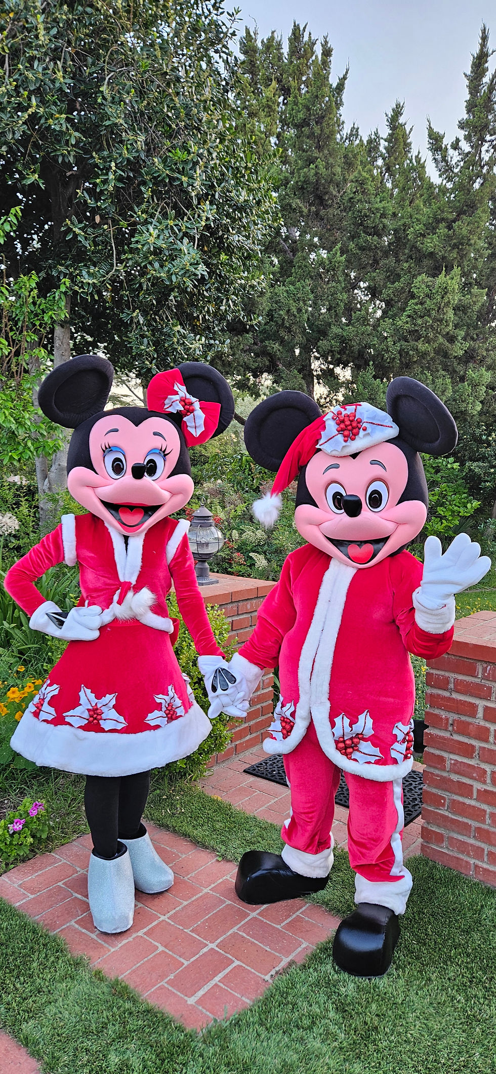 Minnie or Mickey Red Santa Christmas adaptation mascot costumes