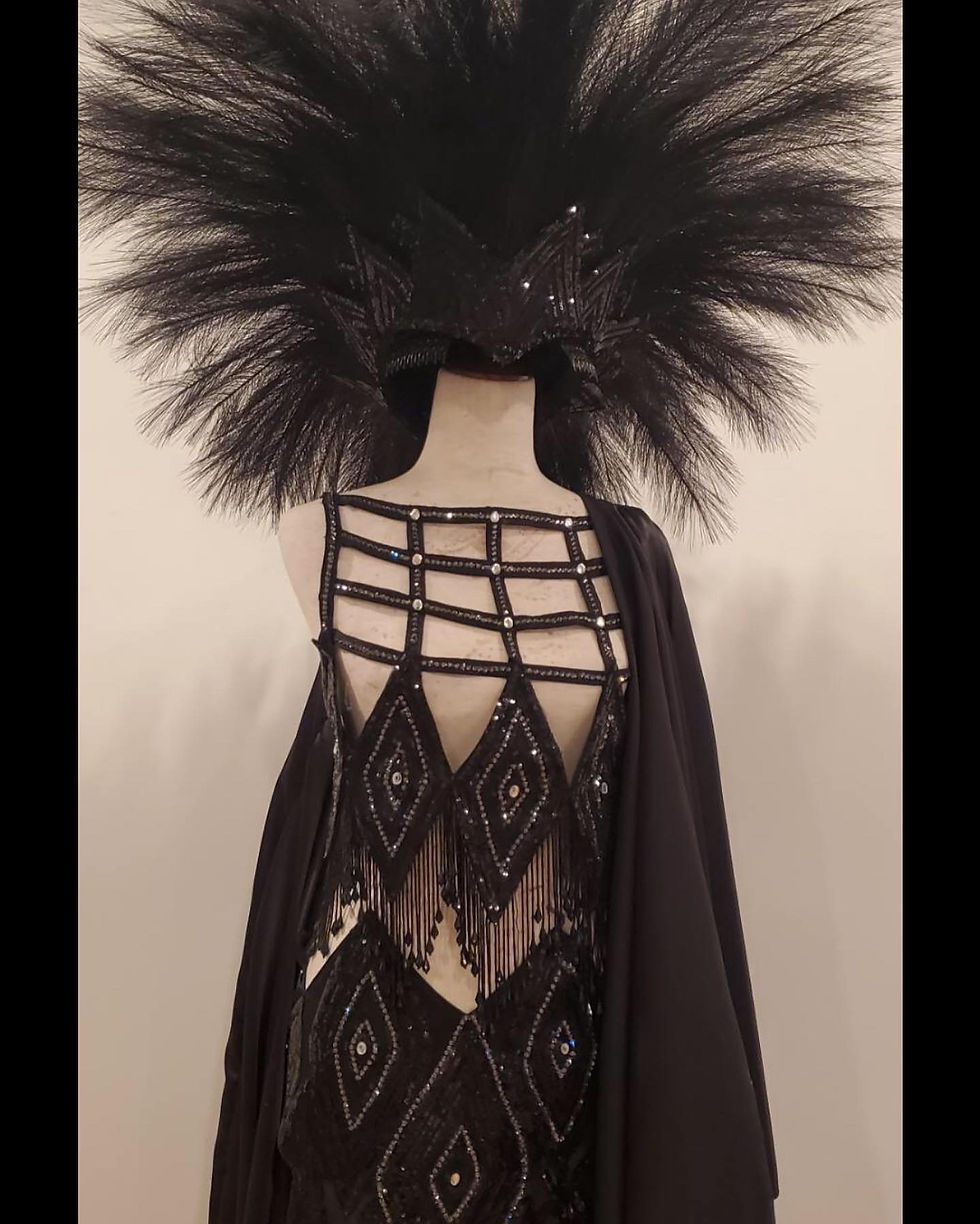 Miniaturbild: Cher costume imitation.  Black. Rhinestones. Feathers. Show. Halloween. Drag Que