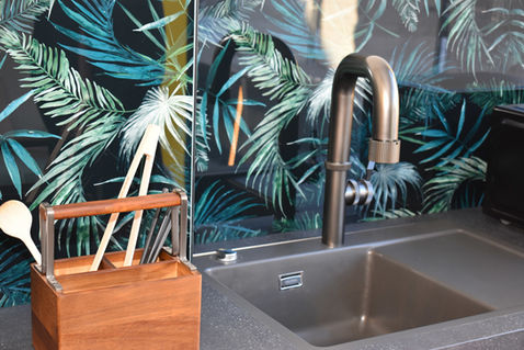 Spüle mit exotischem Muster