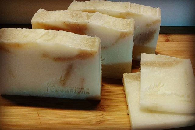 Trio Clove Blend Moisturizing Facial Bar