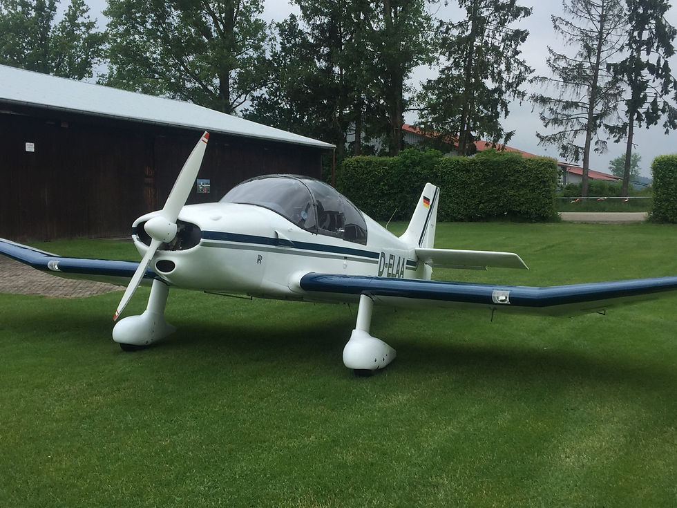 Avion école DR220