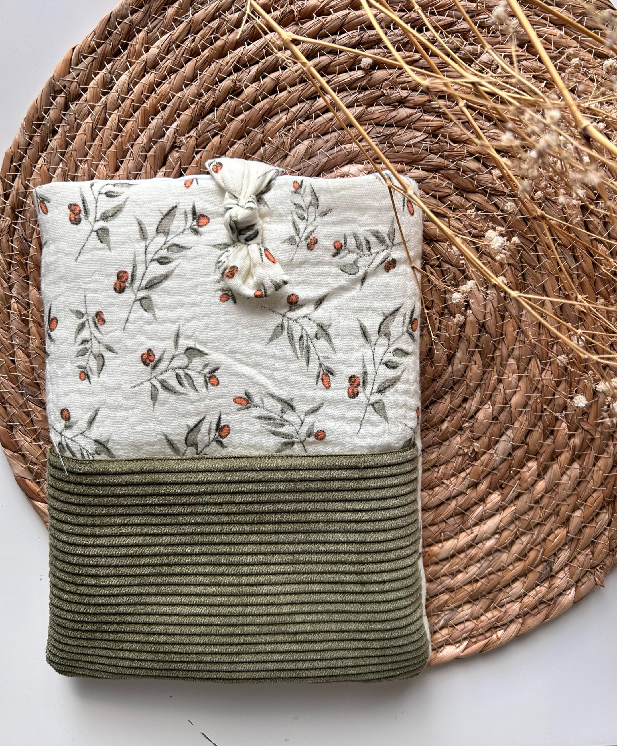 Pochette livre de poche en double gaze Olivier et velours côtelé vert