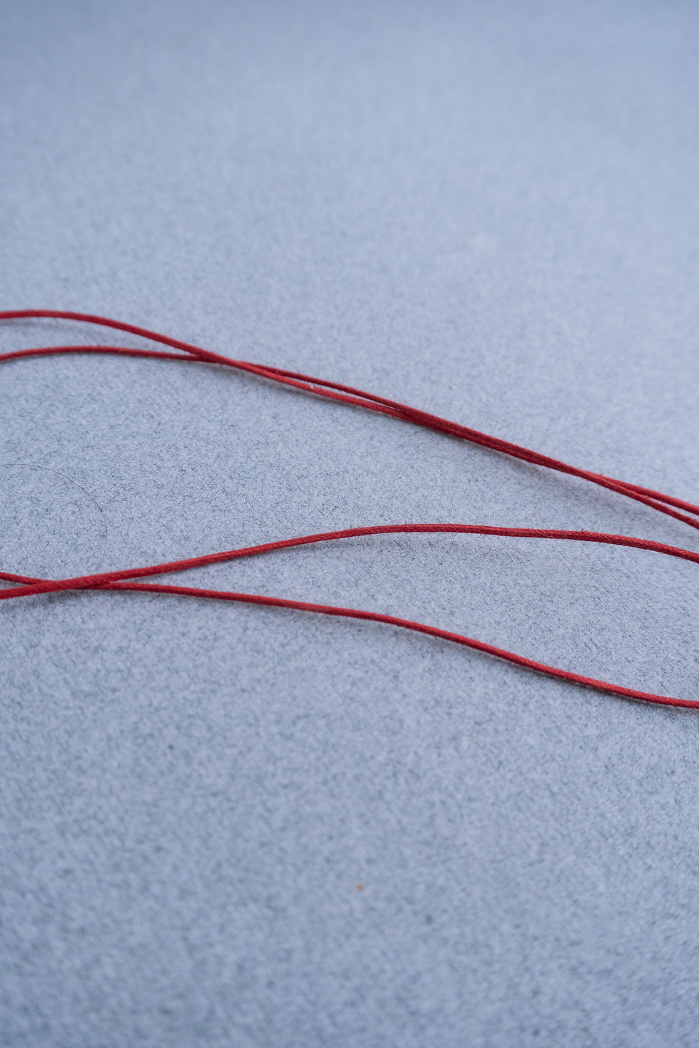 Thumbnail: Kiss Nuka Amulet : Laal (S)