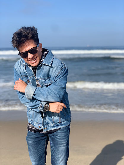 Valentin Blue Beach Shoot 226.jpg