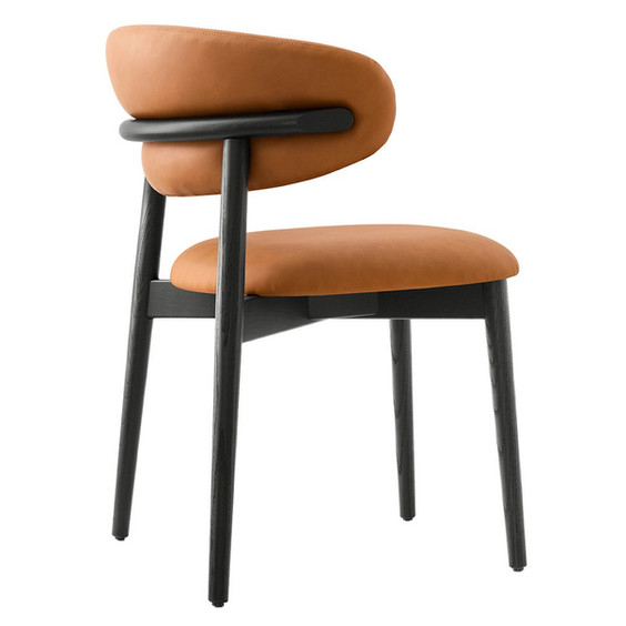 oleandro-tuoli_konjakinruskea_nahka_musta_dining_chair_cognac_black_4.jpeg
