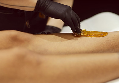 Waxing an den Beinen