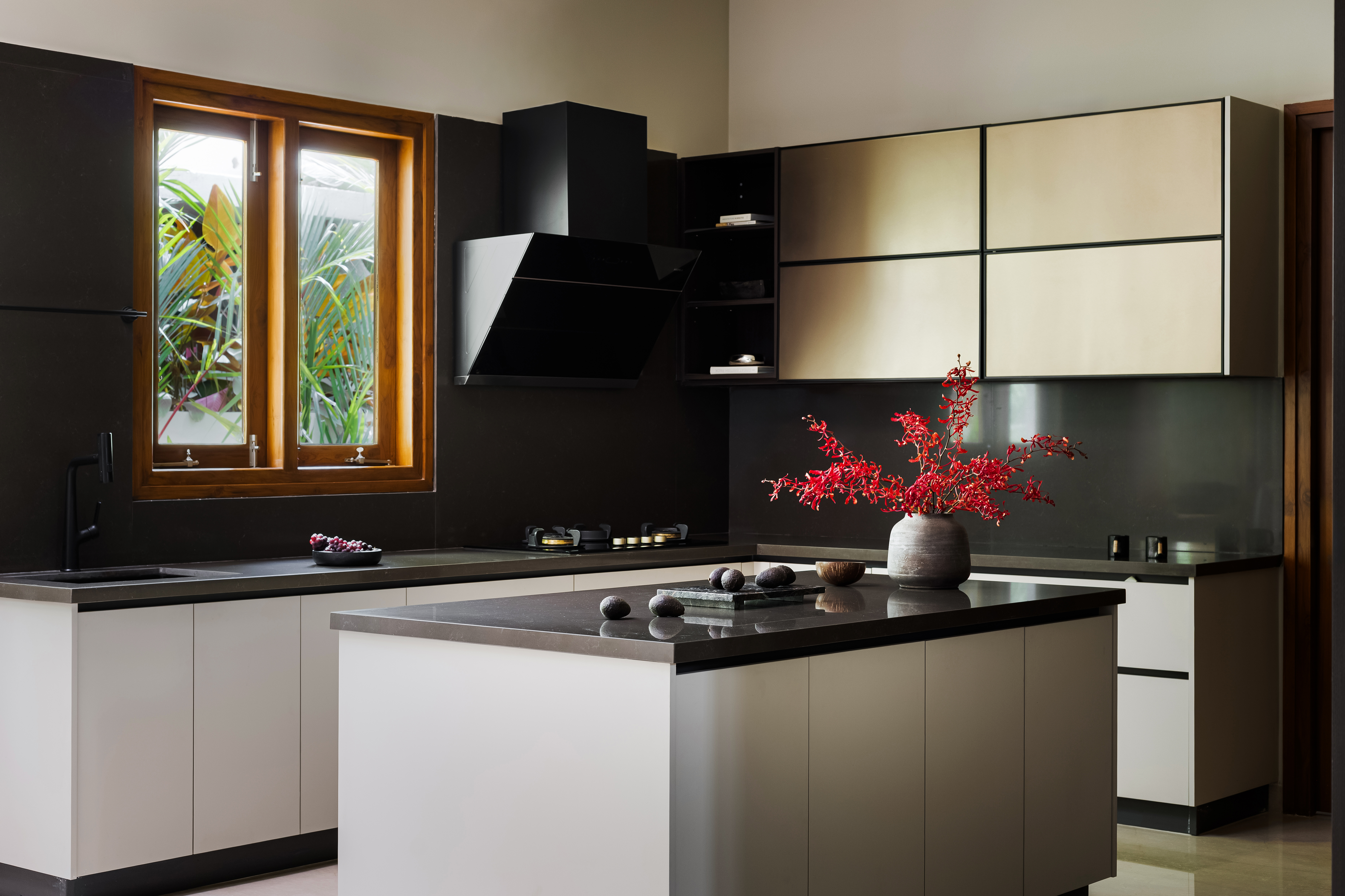 Evantha Aristi &mdash; Cabinets & Me