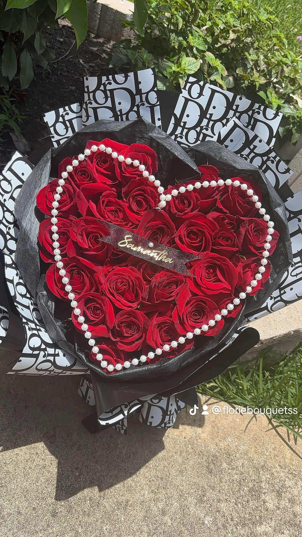 Thumbnail: Forever Heart Roses