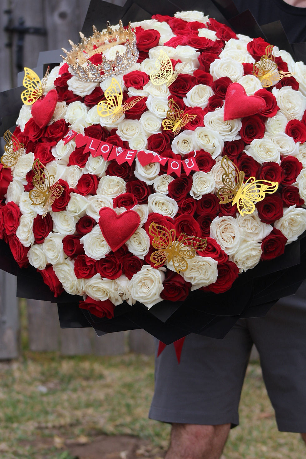 Thumbnail: Florie Grand Love Bouquet “200 Roses