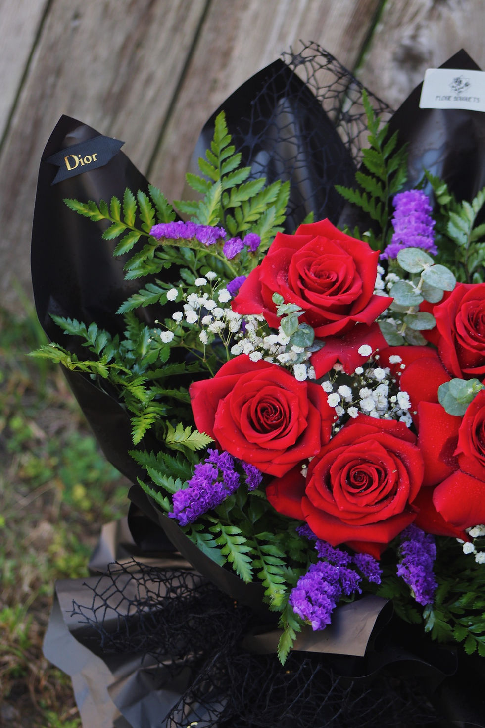 Thumbnail: Midnight Scarlet Bouquet 🥀