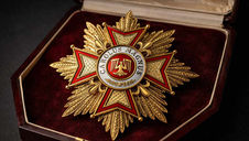 Decreto Real nº 0005/2026 - Concede a Grã-Cruz da Soberana Ordem do Imperador Carlos Magno a Sua Majestade Frederik II de Württemberg