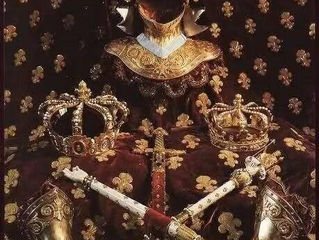 Les Noms. — Les Titres. — Les Armoiries. — Les Devises.