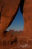 Teardrop Arch - Gouldings Lodge - Monument Valley