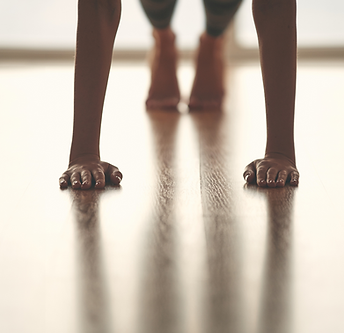 Kopie von Kopie von Pastellrosa Weiß Elegant Yoga Kurse Instagram Beitrag (2).png