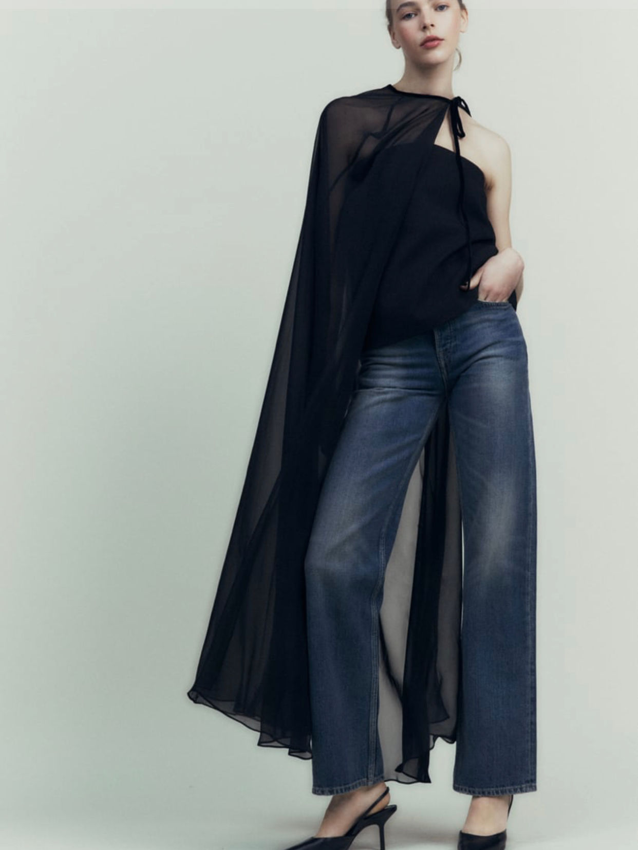 Chiffon Cape with velvet closure -black
