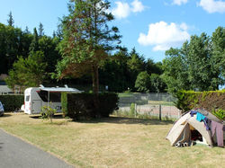 camping tente camping car et tennis