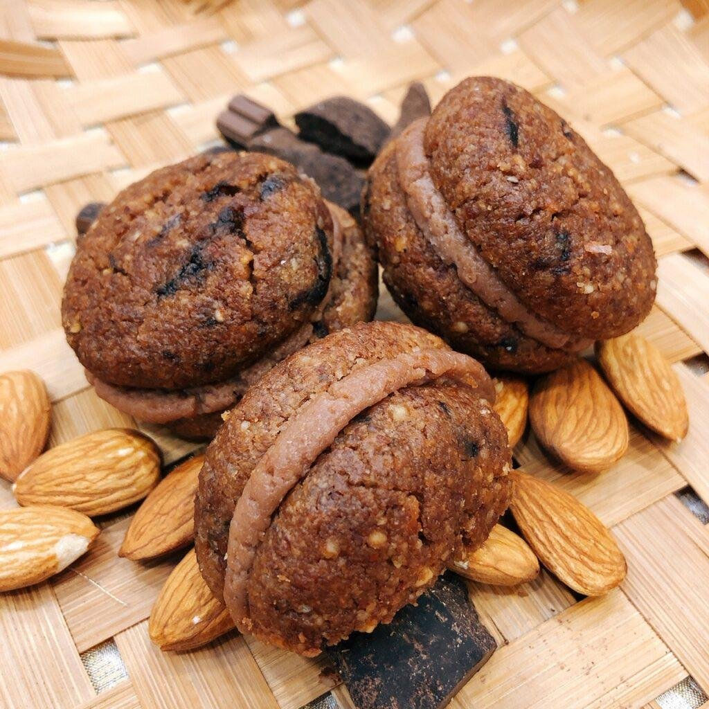 Chocolate Cookie Cream Sandwich (6 Pcs)