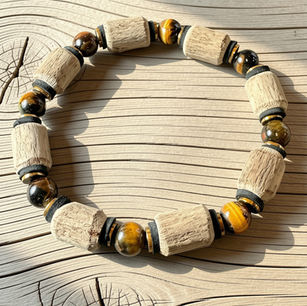 Bracelet en Bois Flotté des cours d'eau du Périgord crées à l'atelier Paarot, artisans créateurs.