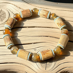 Bracelet en Bois Flotté des cours d'eau du Périgord crées à l'atelier Paarot, artisans créateurs.