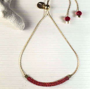 PAAROT - Collection Intemporelle - Bracelets Tissés. Finition acier inoxydable plaqué or. Fermeture Perle Coulissante.