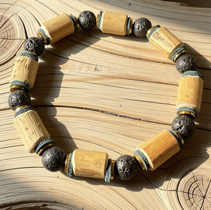 Bracelet en Bois Flotté des cours d'eau du Périgord crées à l'atelier Paarot, artisans créateurs.