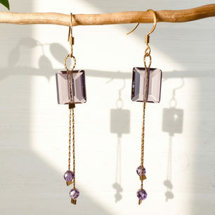 Boucles d'oreilles Cubique - Violet • 55 €