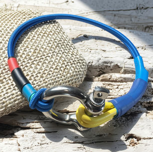 Bracelet élastique.
Manille en acier Inoxydable, crée par Nicolas Paarot