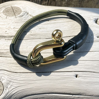 Bracelet manille - Soie • 35€ réalisée à l'atelier Paarot