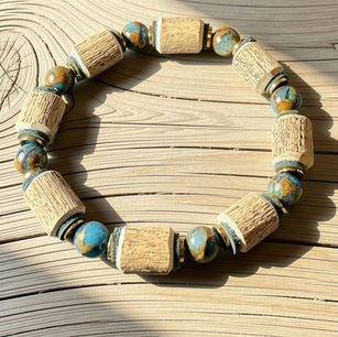 Bracelet en Bois Flotté des cours d'eau du Périgord crées à l'atelier Paarot, artisans créateurs.