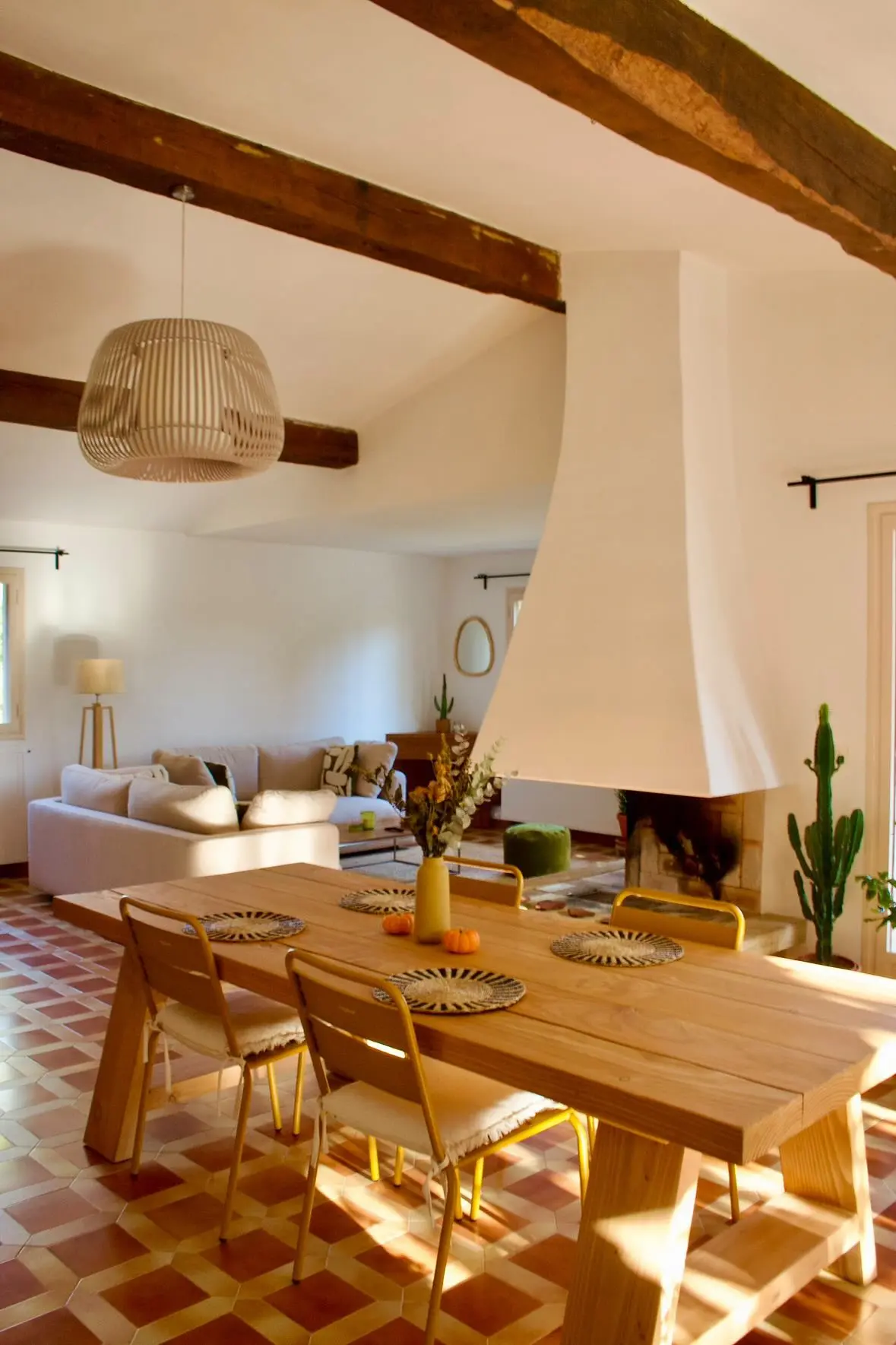 GRANDE TABLE BOIS MASSIF - MODÈLE POUTRE EN DOUGLAS