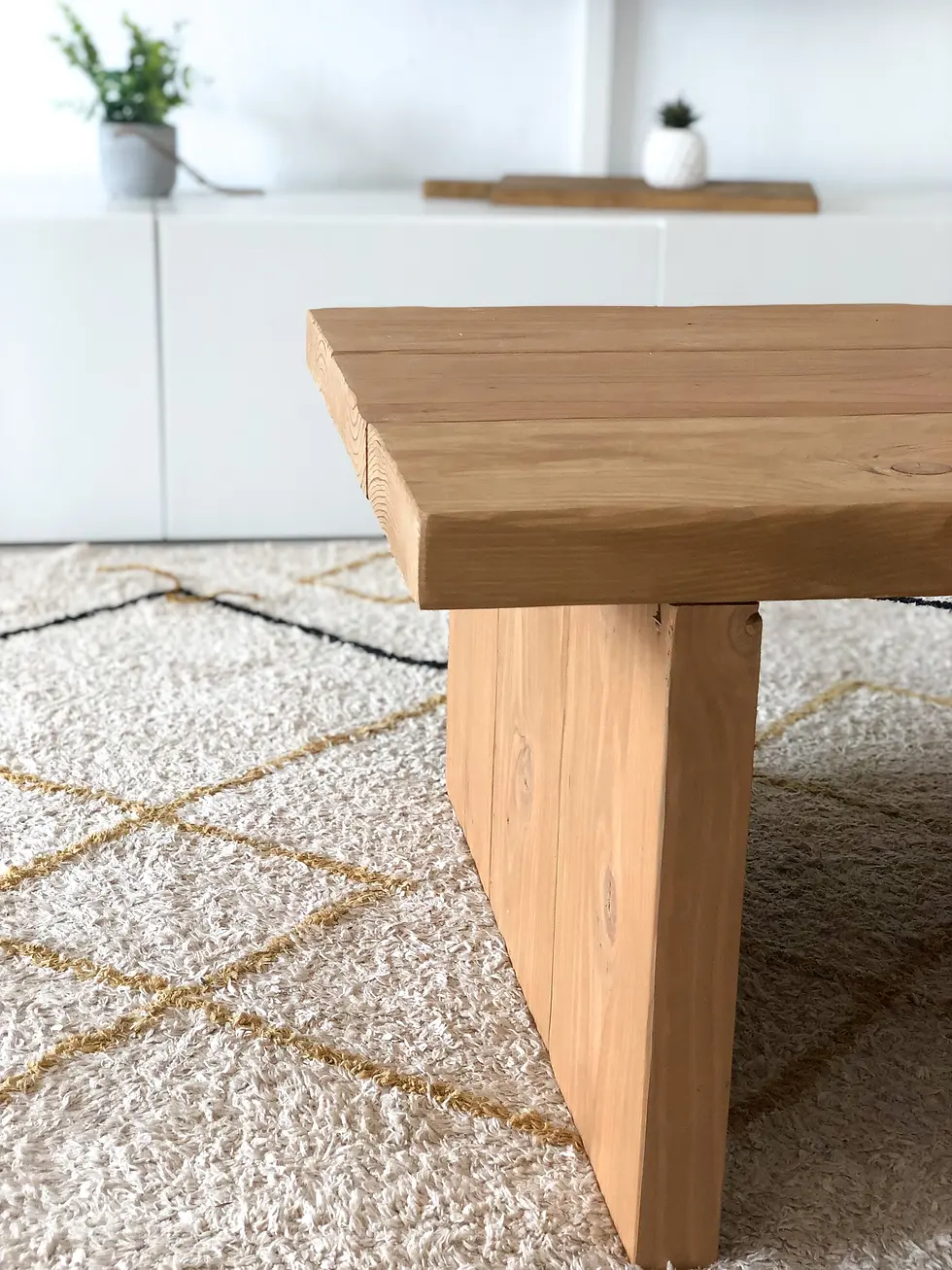 Miniature : TABLE BASSE RUSTIQUE EN DOUGLAS MASSIF AVEC PIÈTEMENT ÉPAIS ET FINITION ARTISANALE