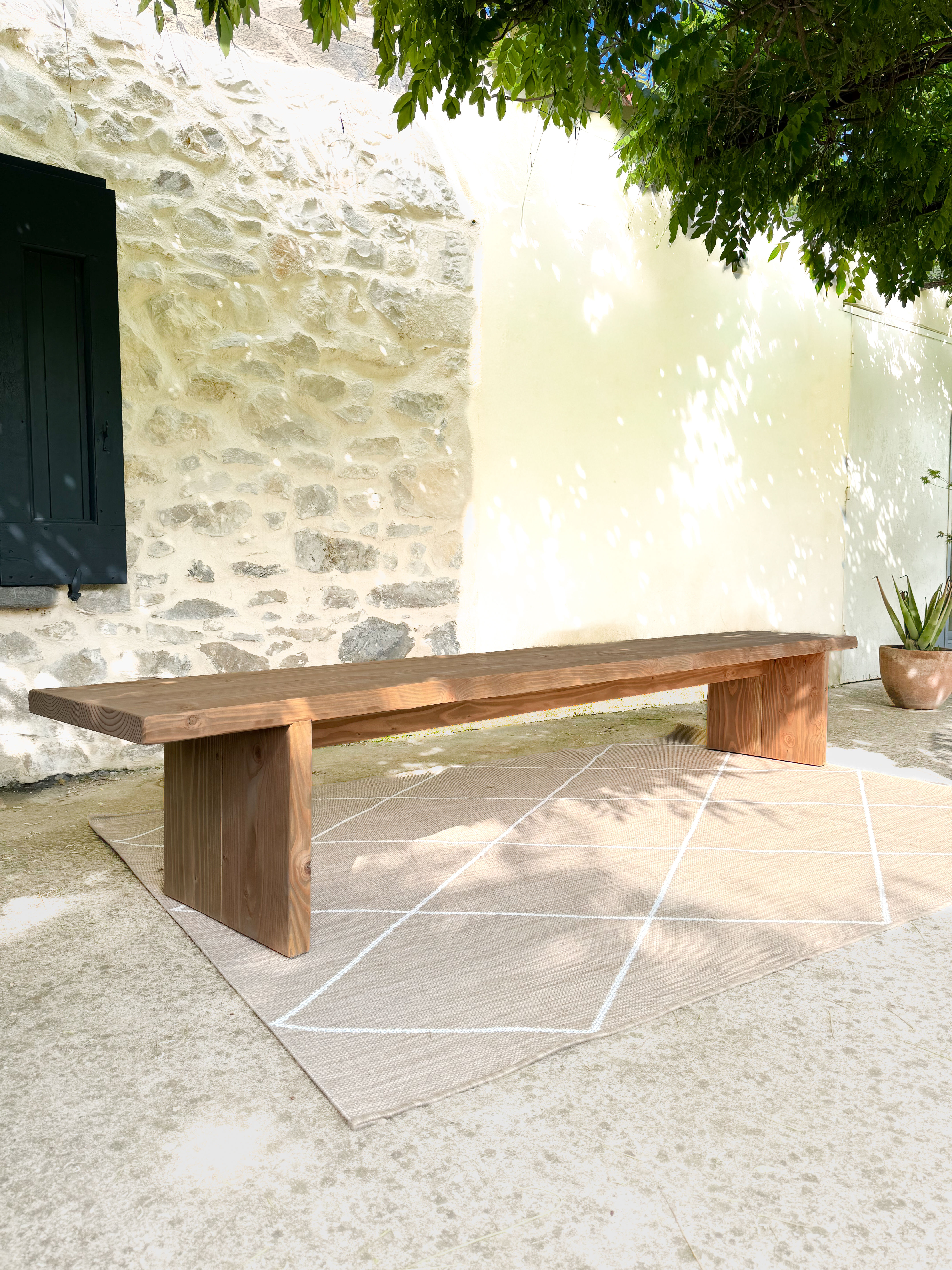 BANC BOIS MASSIF SUR MESURE | BANC INTÉRIEUR EXTÉRIEUR LIVE EDGE