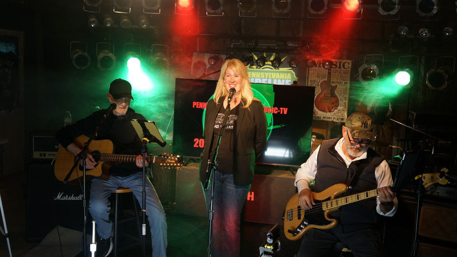 Wild Honey's Rock Anello and Nicole Miele perform for Pennsylvania Pipeline Music