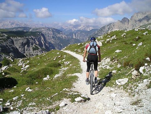 mountain-bike-175216_1280.jpg