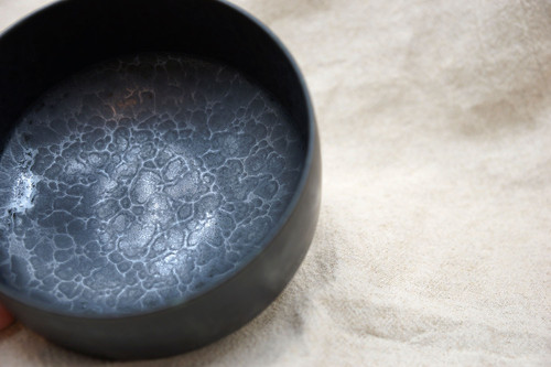 中国陶器 吉州窯白斑膽瓶Gall-shaped vase with black glaze and white