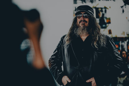 JONATHAN MEESE - DER HOFNARR DER KUNST